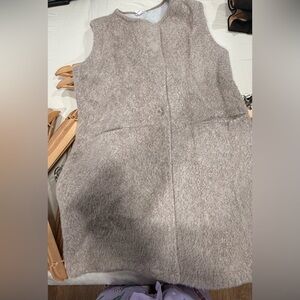 Women's Tan Sleeveless Coat